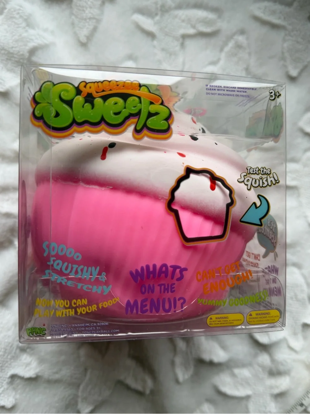 🧁💗 **NIB & SEALED – PINK JUMBO CUPCAKE SQUISHY!** 💗🧁